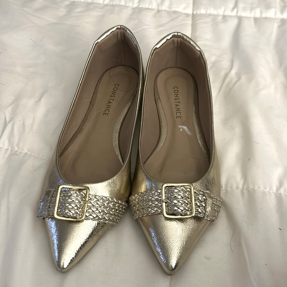 Pointy Gold Flats